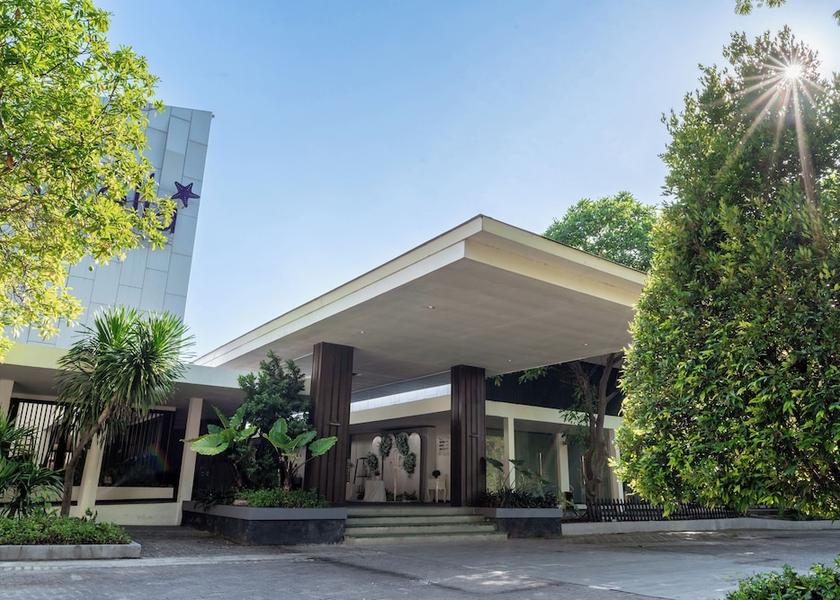 Central Sulawesi Luwuk Interior entrance