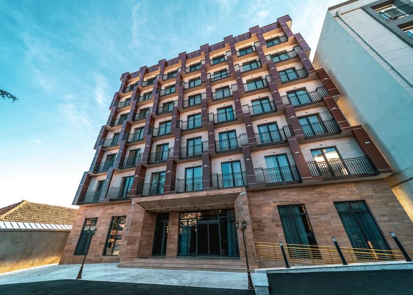  Tbilisi Exterior
