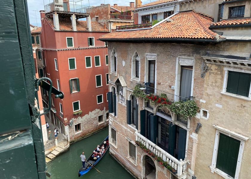 Veneto Venice Exterior Detail