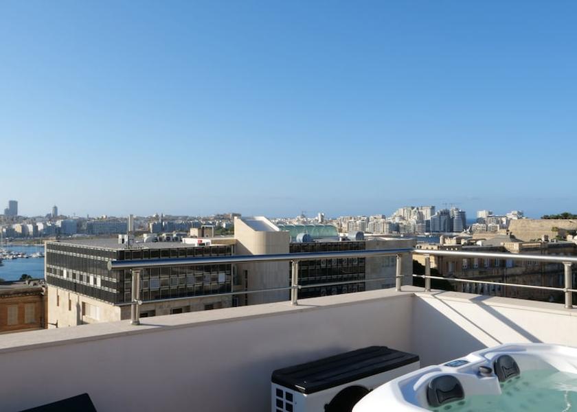 South Eastern Region Floriana Rooftop pool