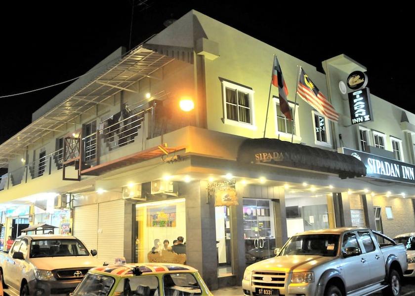 Sabah Semporna Front of property - evening/night