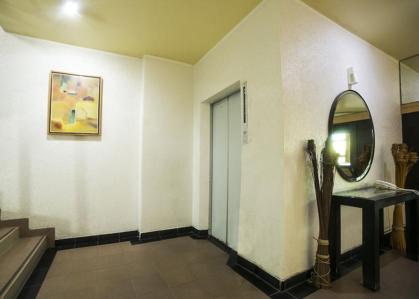  Tlalnepantla de Baz Hallway