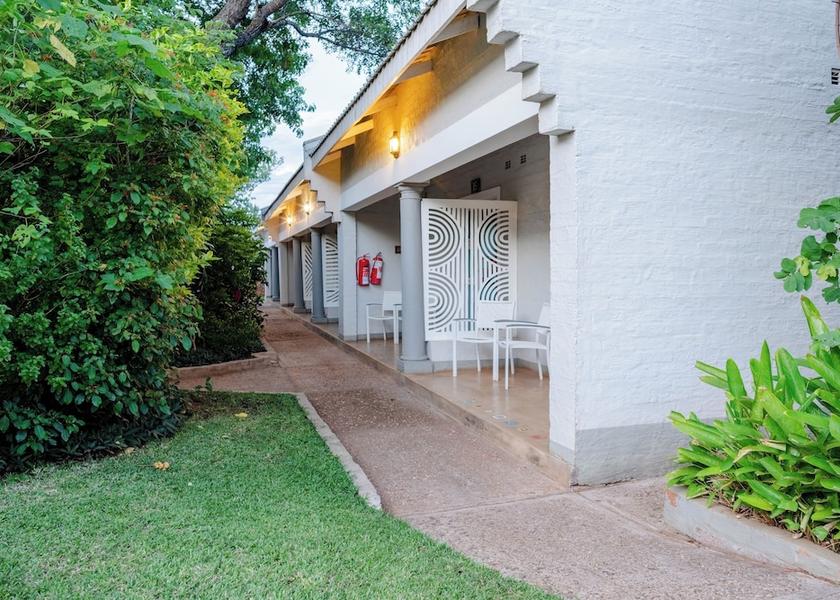  Victoria Falls Garden View