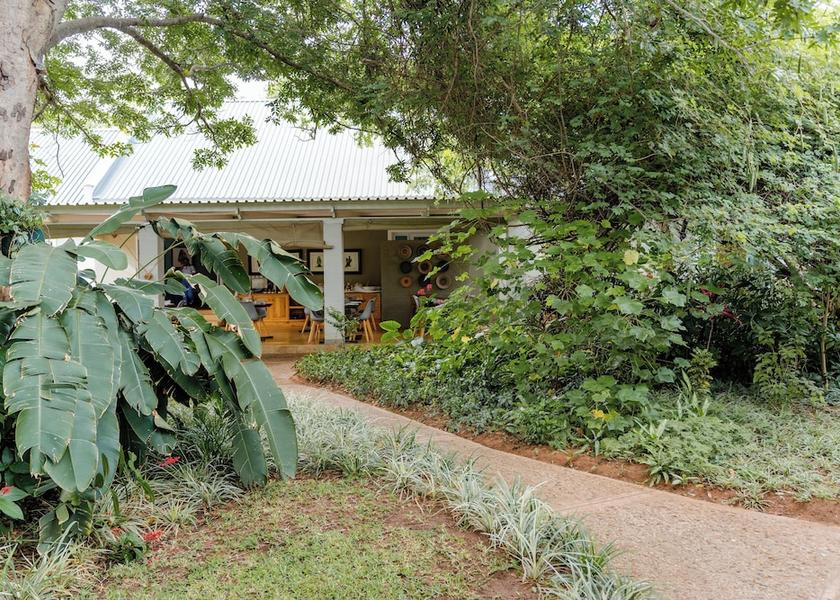  Victoria Falls Garden