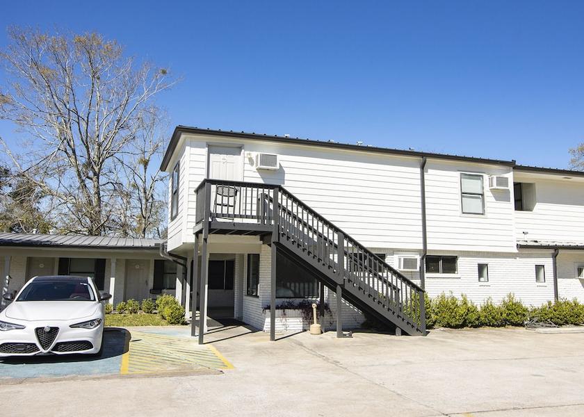 Louisiana Sulphur Exterior