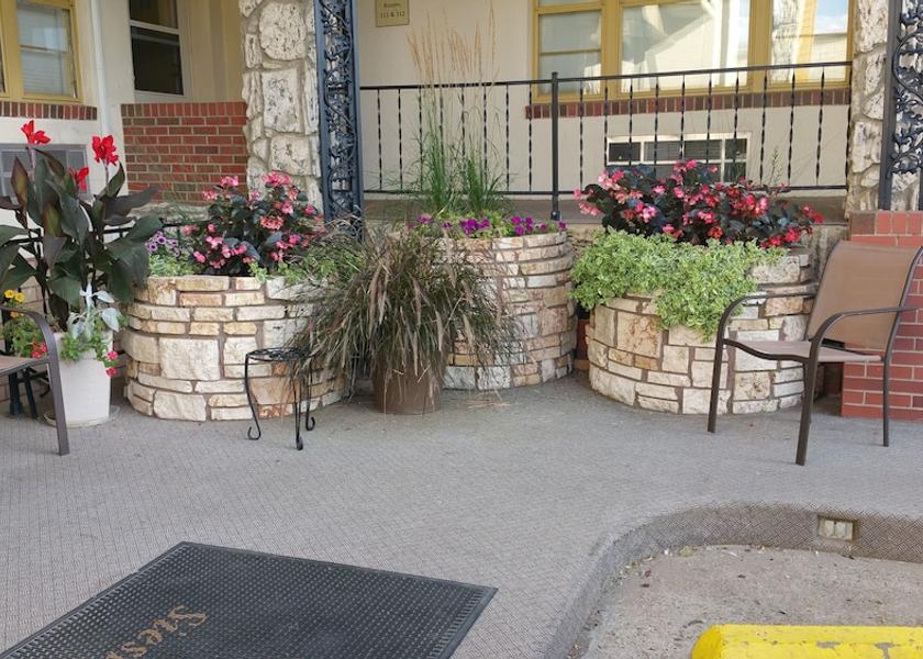 Montana Havre Exterior Detail