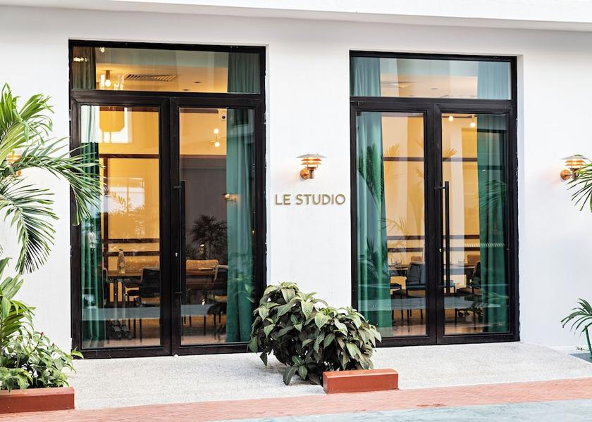  Abidjan Meeting Room