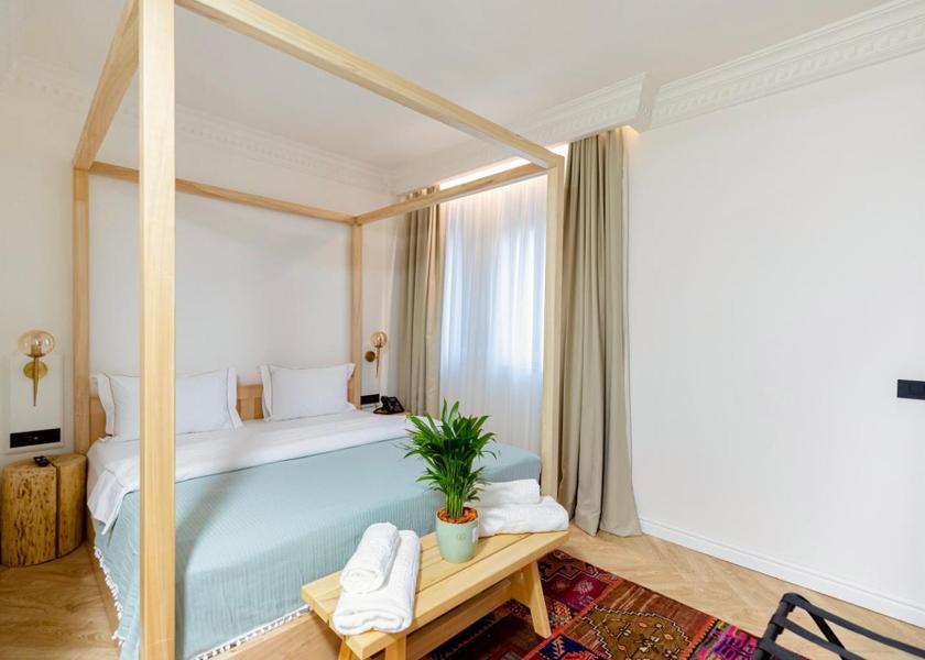 Kosovo Pristina Deluxe Room