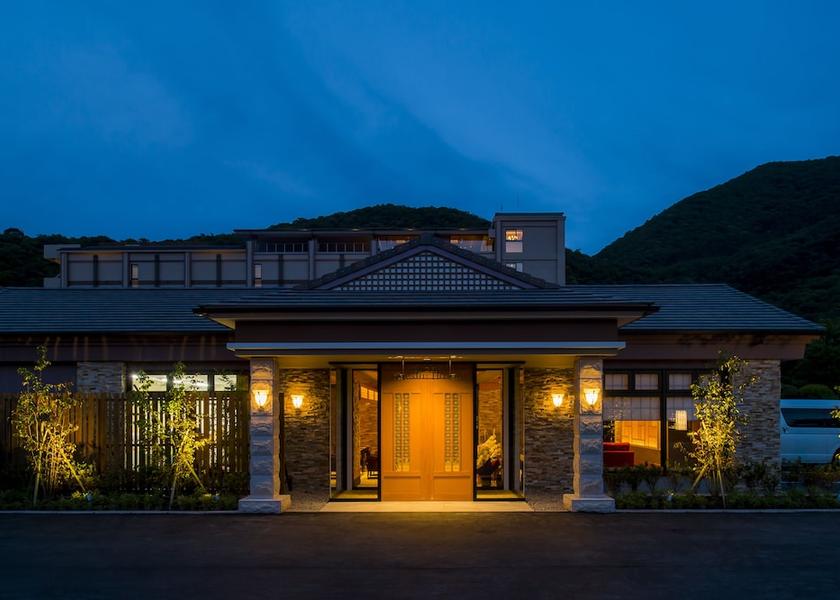 Nagasaki Unzen Front of property - evening/night