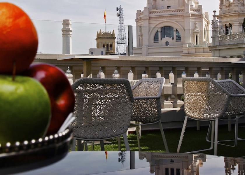 Community of Madrid Madrid Bar (on property)