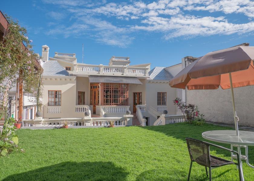  Quito Property Grounds