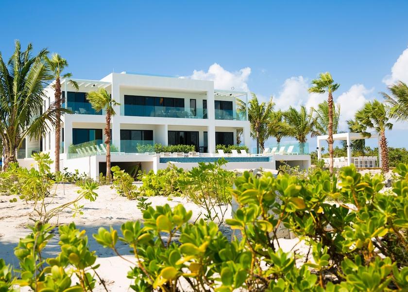  Providenciales Interior Entrance