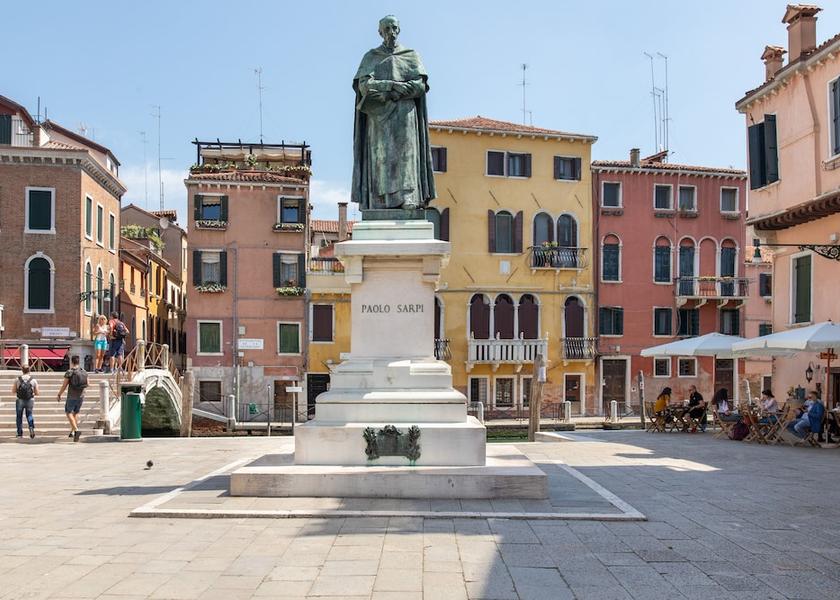 Veneto Venice Exterior Detail