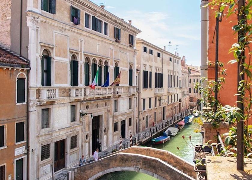 Veneto Venice Exterior Detail