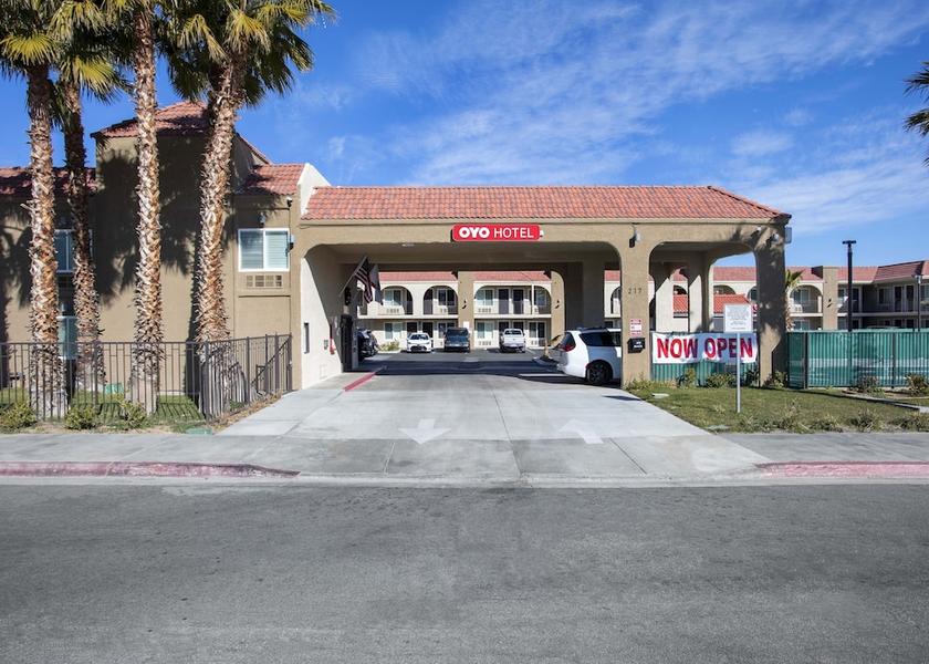 California Palmdale Entrance