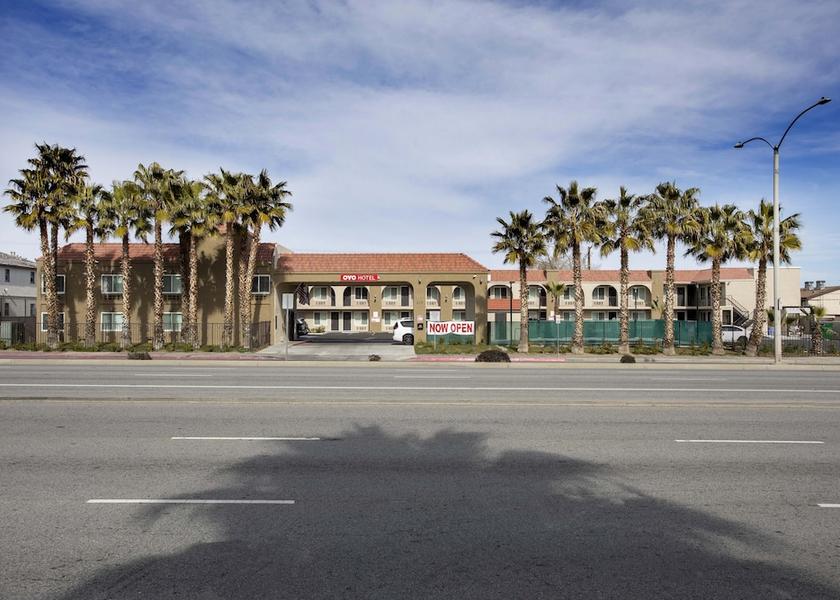 California Palmdale Exterior Detail