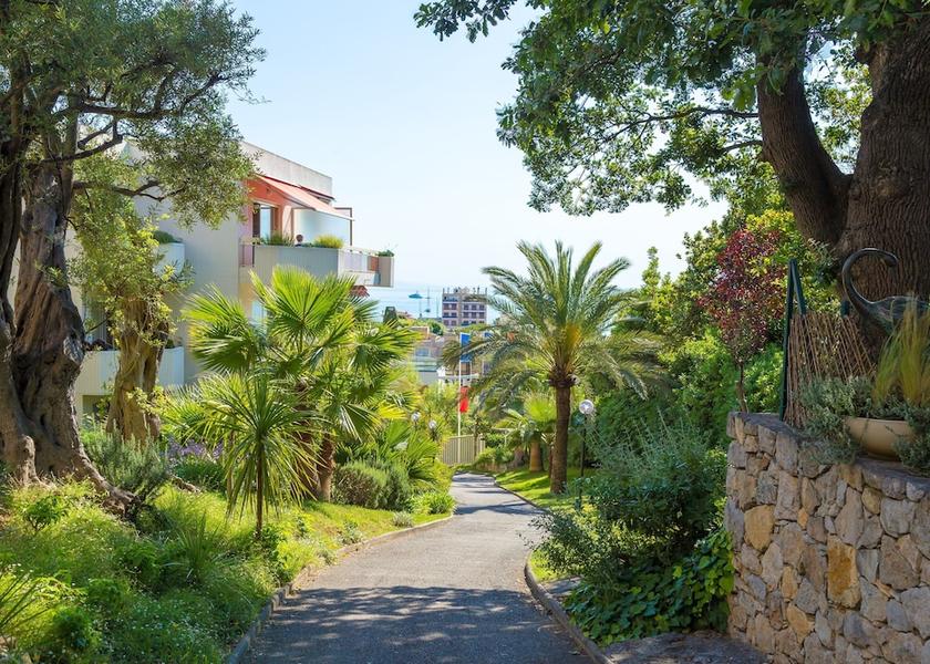 Provence-Alpes-Côte d'Azur Antibes Property Grounds