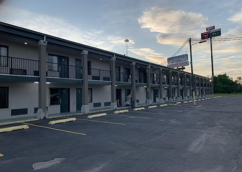 Georgia Valdosta Facade