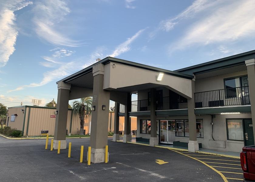 Georgia Valdosta Facade