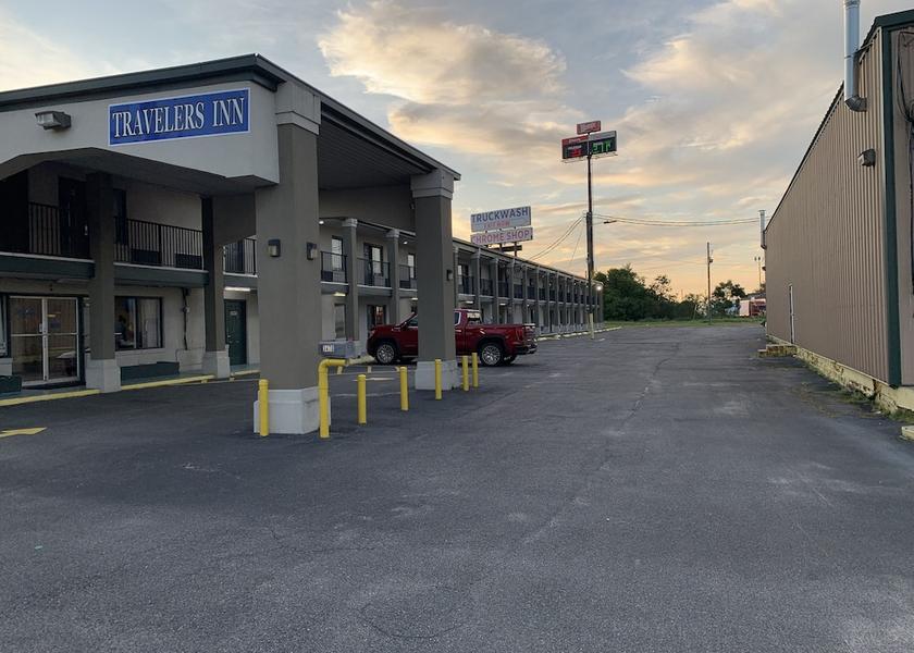 Georgia Valdosta Facade