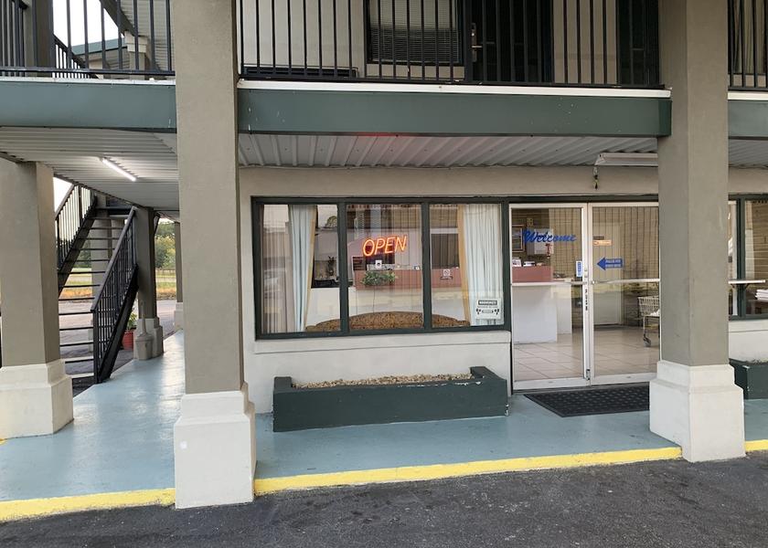 Georgia Valdosta Facade