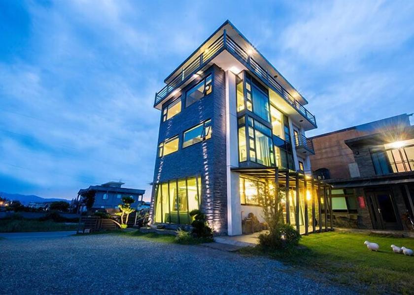 Yilan County Dongshan Exterior Detail