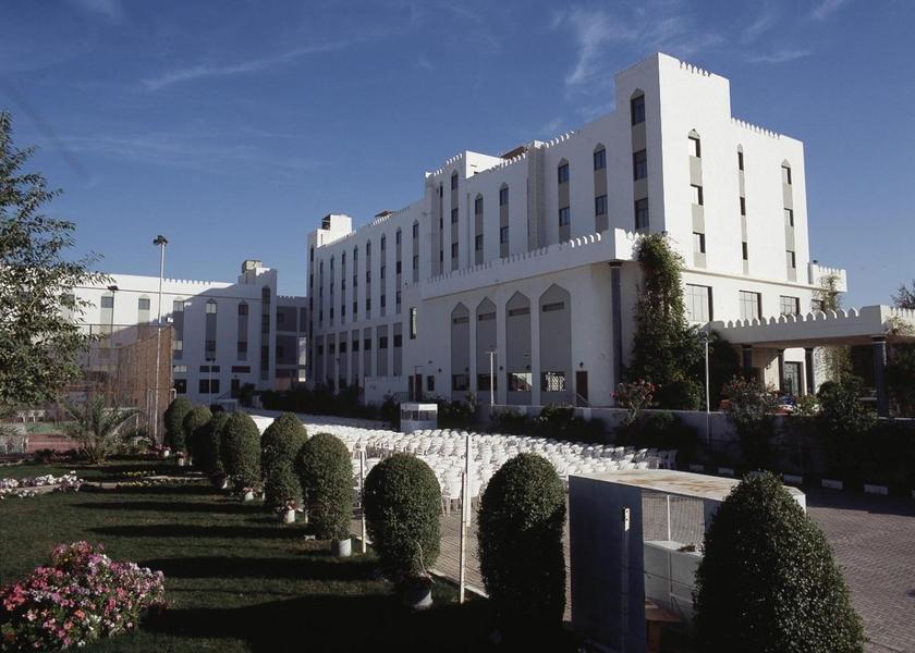  Muscat surrounding environment