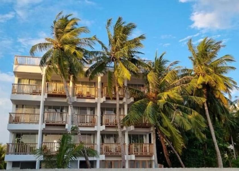 Kaafu Atoll Thulusdhoo Island Exterior Detail