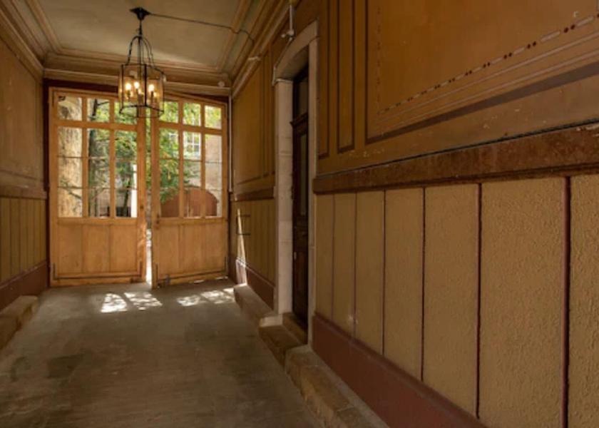 Bourgogne-Franche-Comte Beaune Interior Entrance