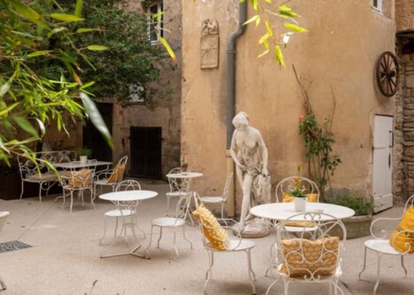 Bourgogne-Franche-Comte Beaune Courtyard