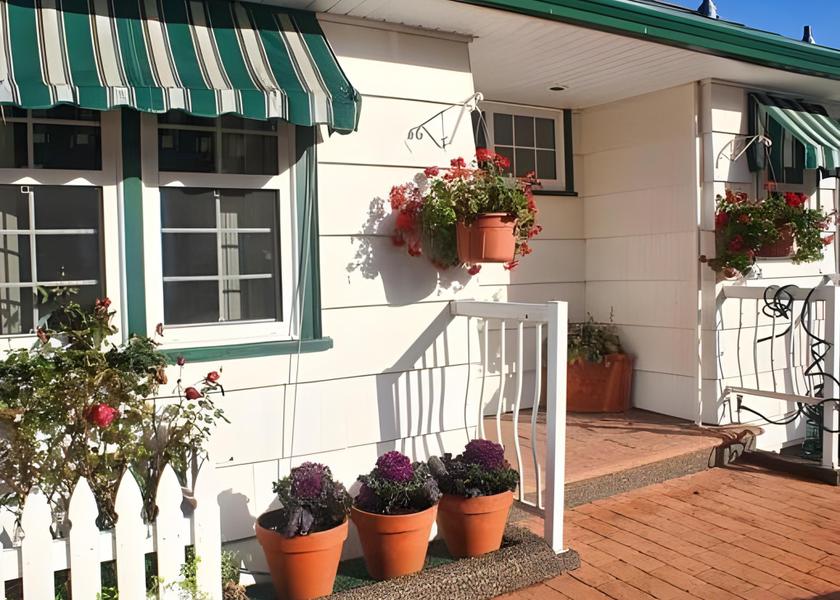 British Columbia Qualicum Beach Exterior view
