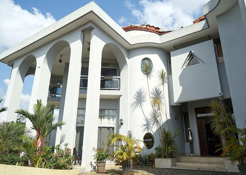  Abidjan Facade