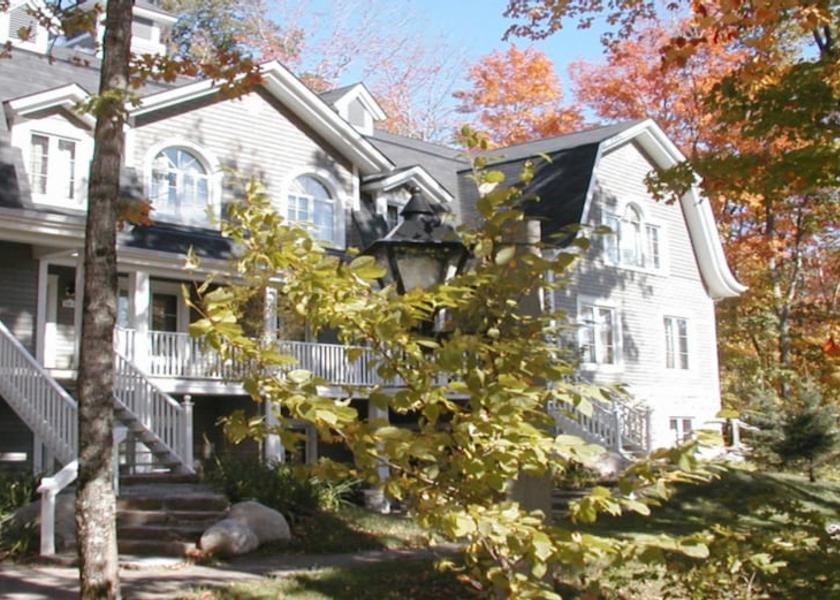 Quebec Mont-Tremblant Facade