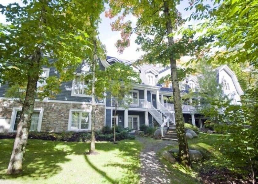 Quebec Mont-Tremblant Facade