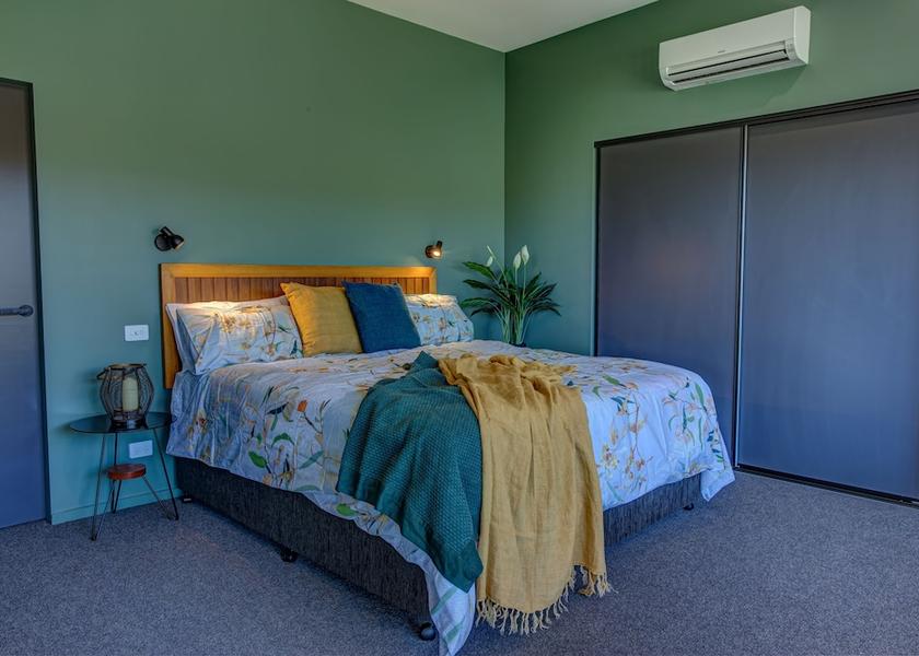 Victoria Bright Room