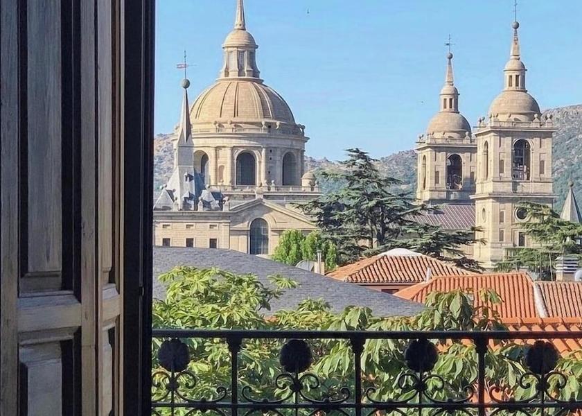 Community of Madrid San Lorenzo de El Escorial Terrace/patio
