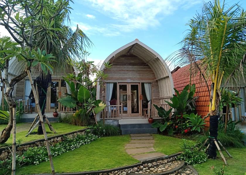 Bali Penida Island Garden view