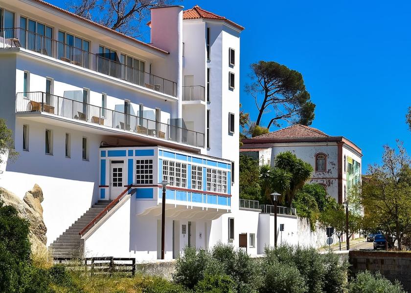 Faro Monchique Facade
