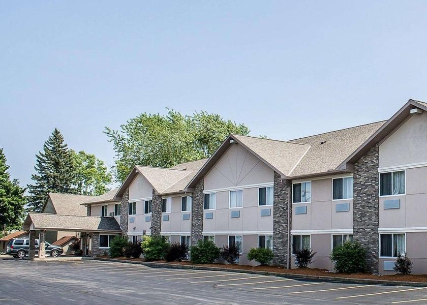 Wisconsin Sturgeon Bay Exterior Detail