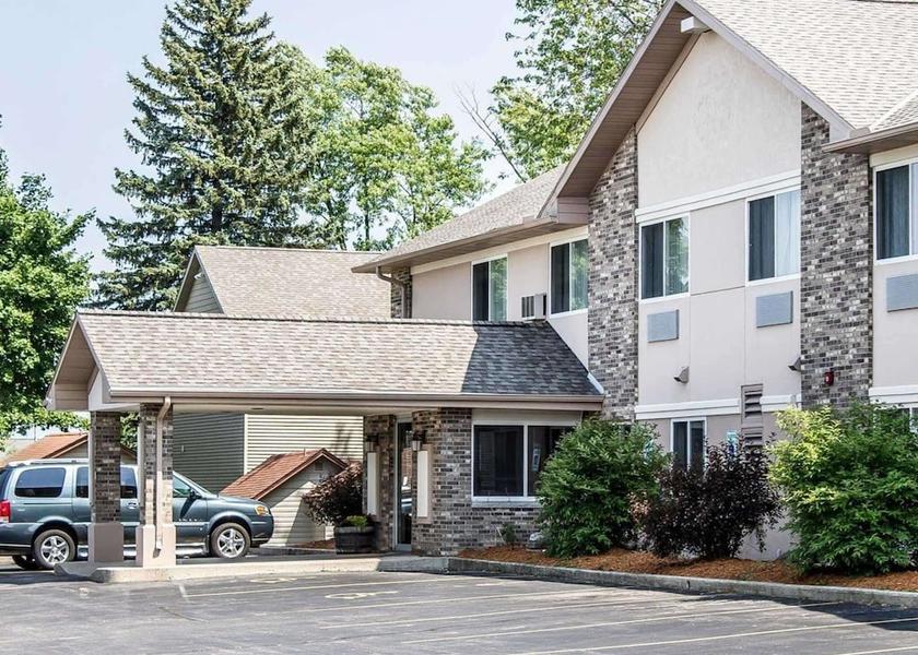 Wisconsin Sturgeon Bay Exterior Detail