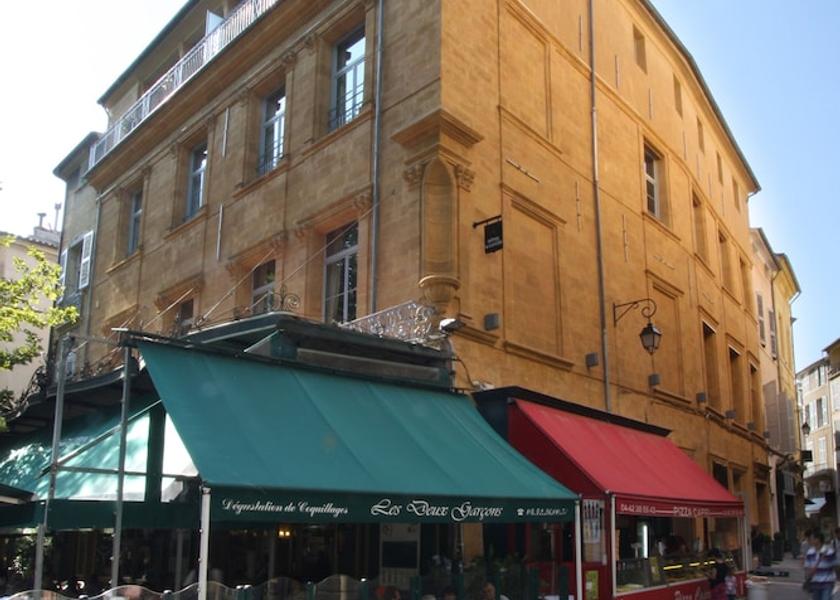 Provence-Alpes-Côte d'Azur Aix-en-Provence Property Grounds