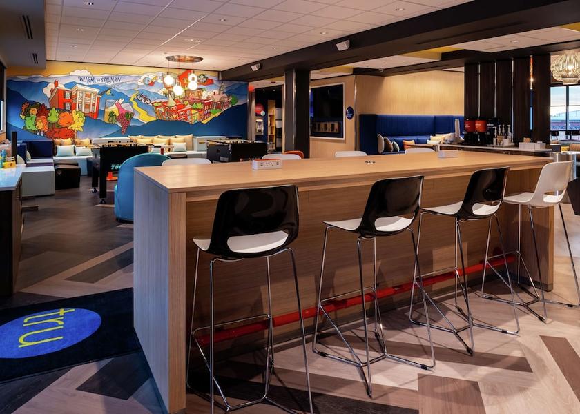 Virginia Staunton Sports Bar