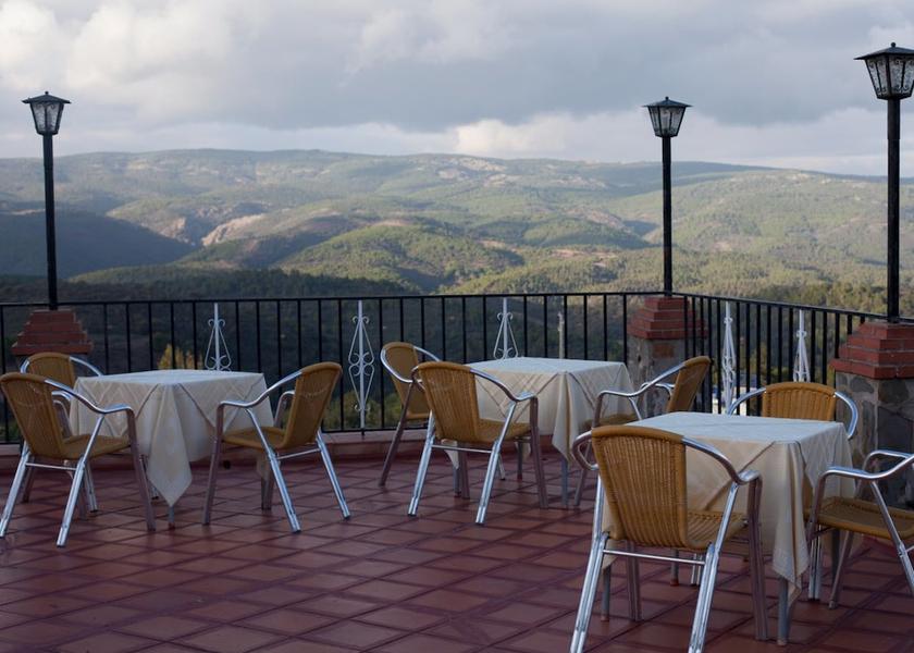 Peten Santa Elena Outdoor Dining