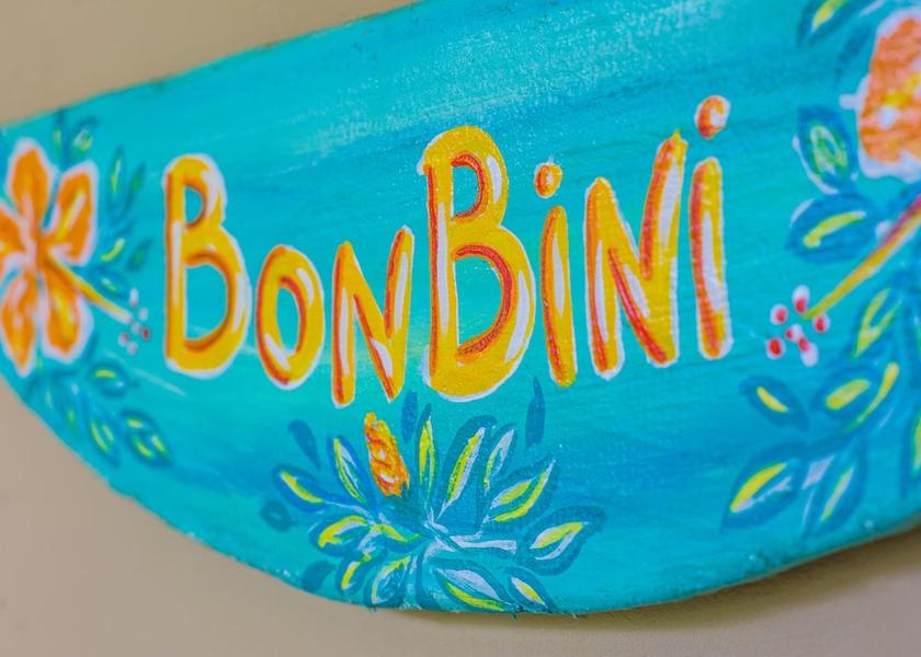  Kralendijk Exterior Detail