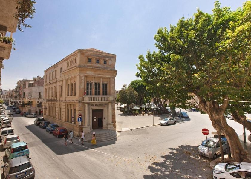 Sicily Trapani Exterior Detail