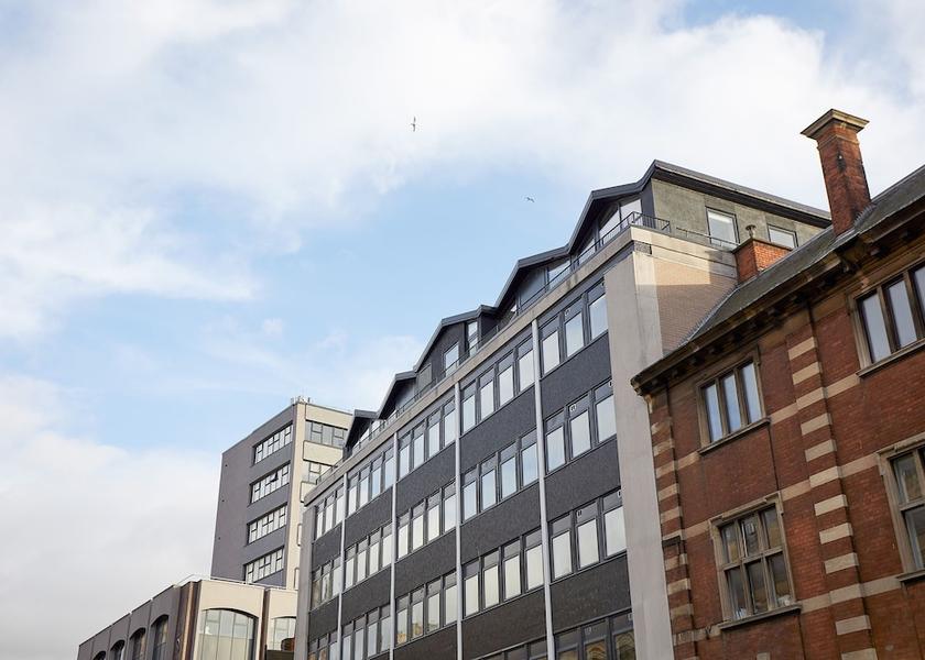 England Hull Exterior Detail