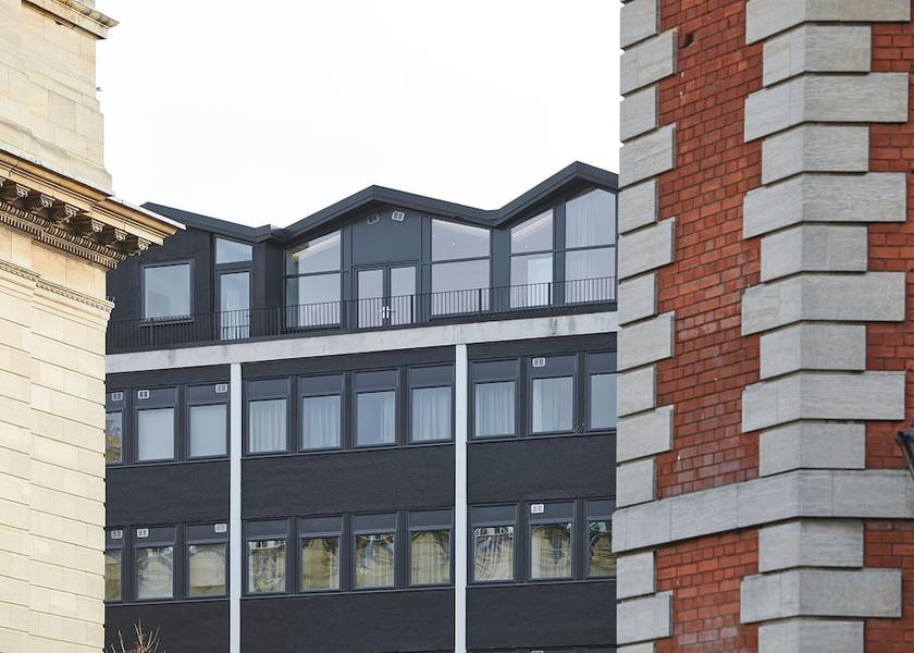 England Hull Exterior Detail