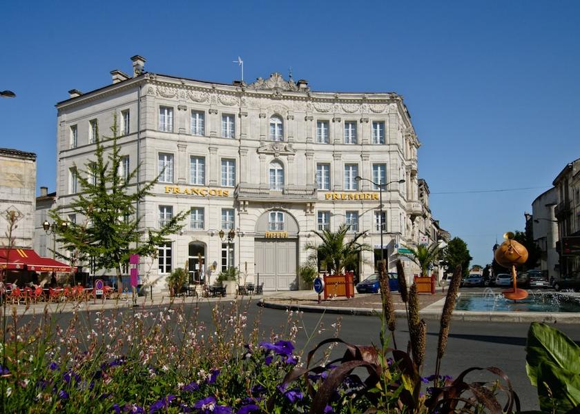 Nouvelle-Aquitaine Cognac Facade