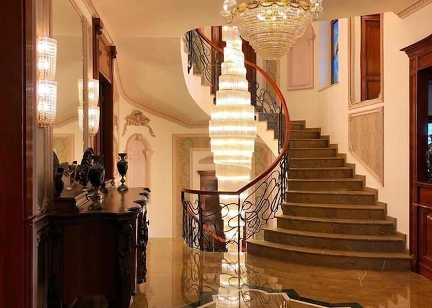  Bucharest Lobby