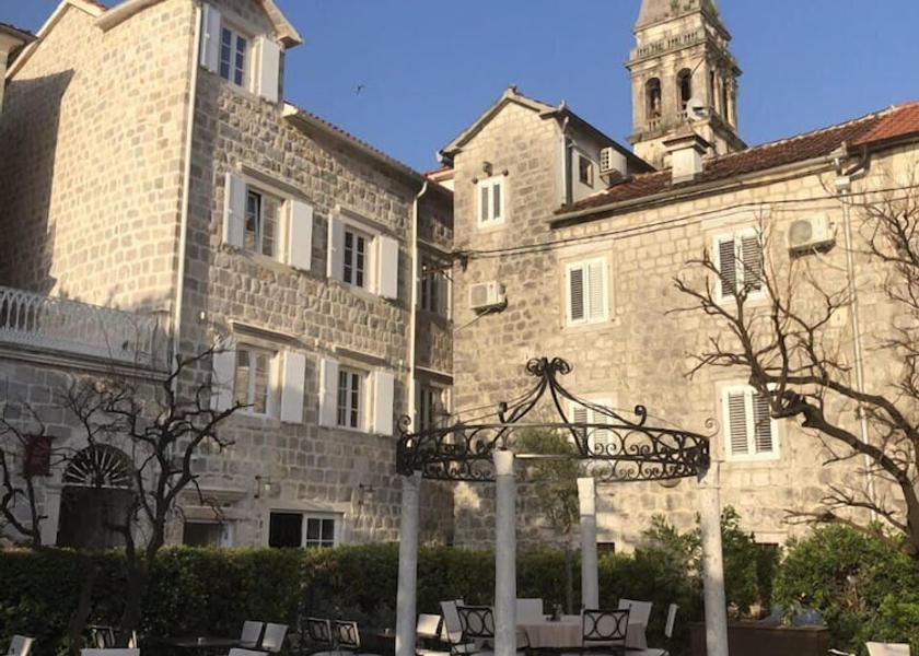  Perast Restaurant